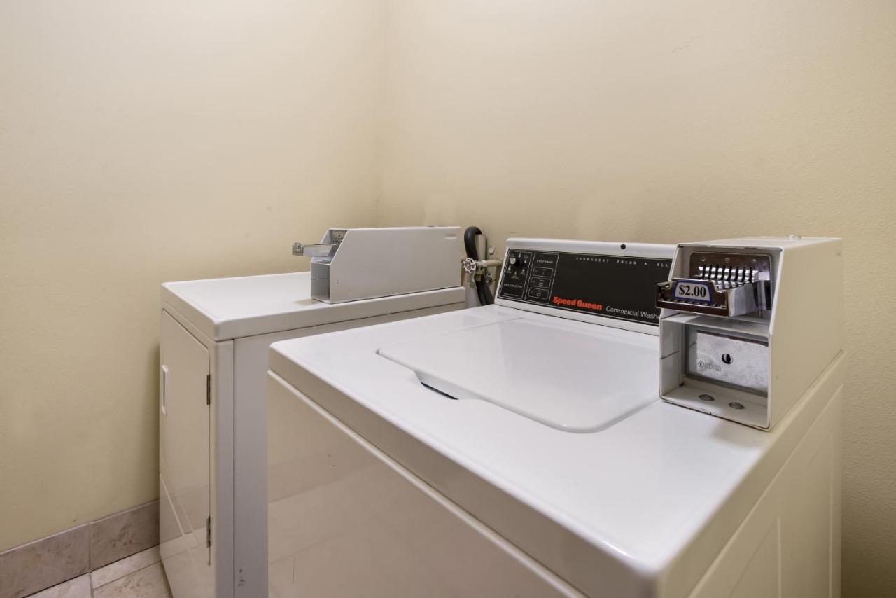 ナイツ イン バンキー La Bunkie エクステリア 写真